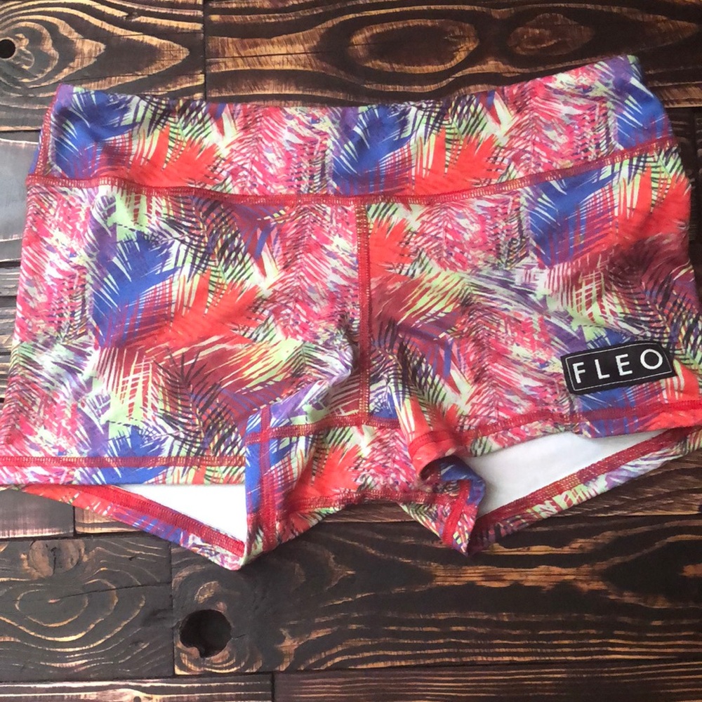 Women’s Fleo shorts Red Barbella box EUC